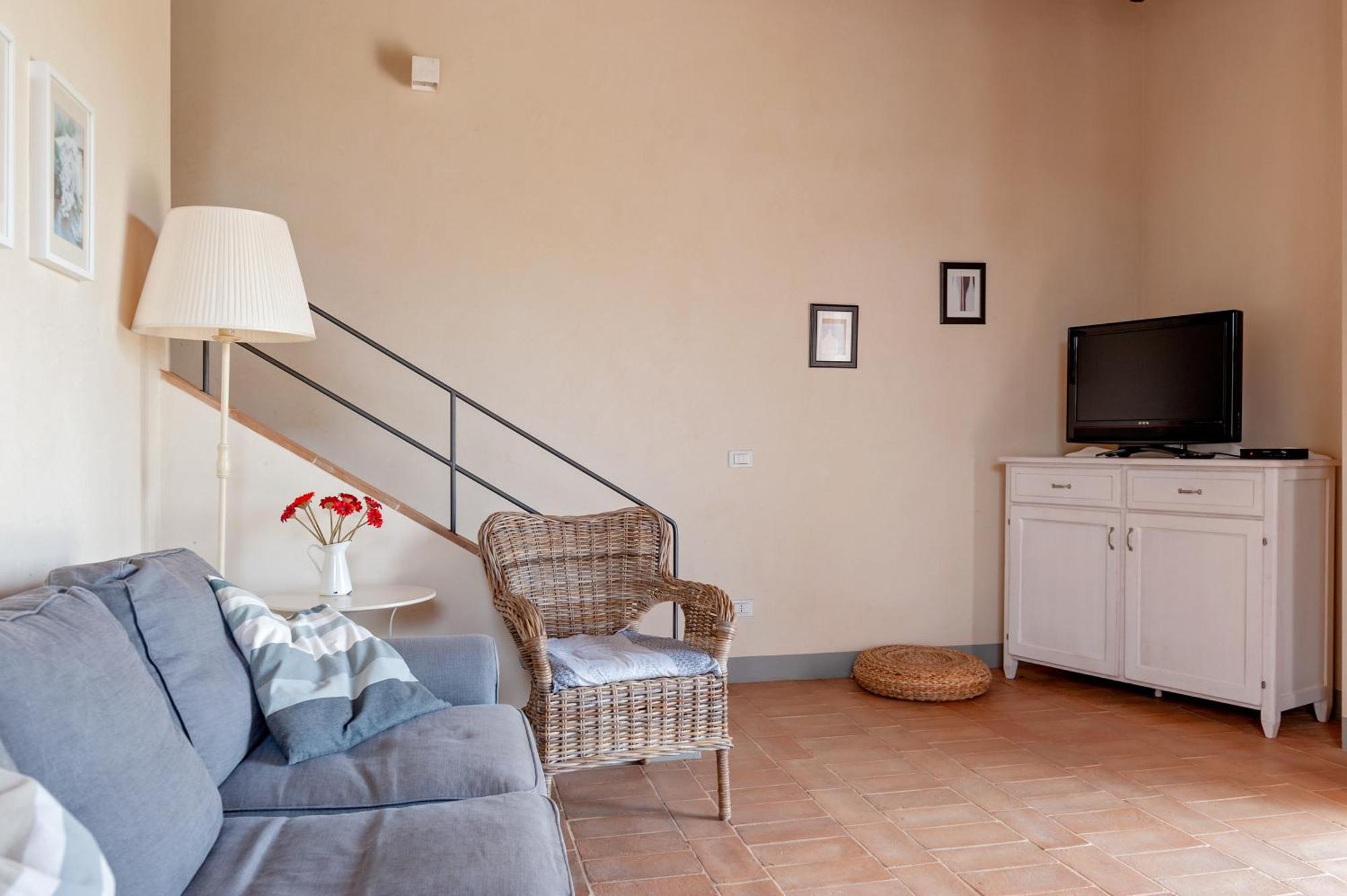 Il Borgo Delle Ville Palaia Exterior foto