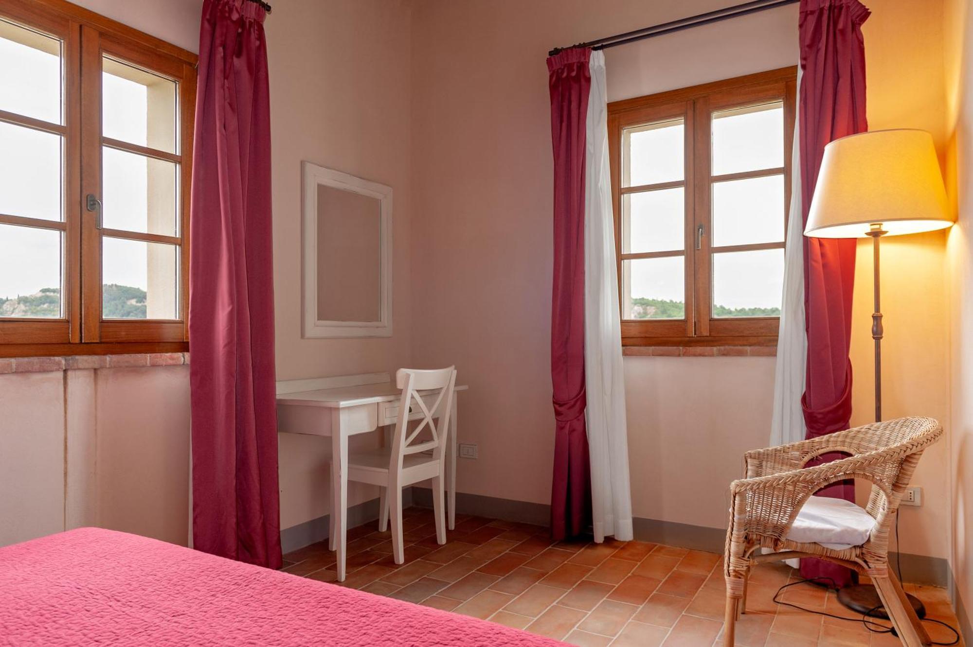 Il Borgo Delle Ville Palaia Exterior foto