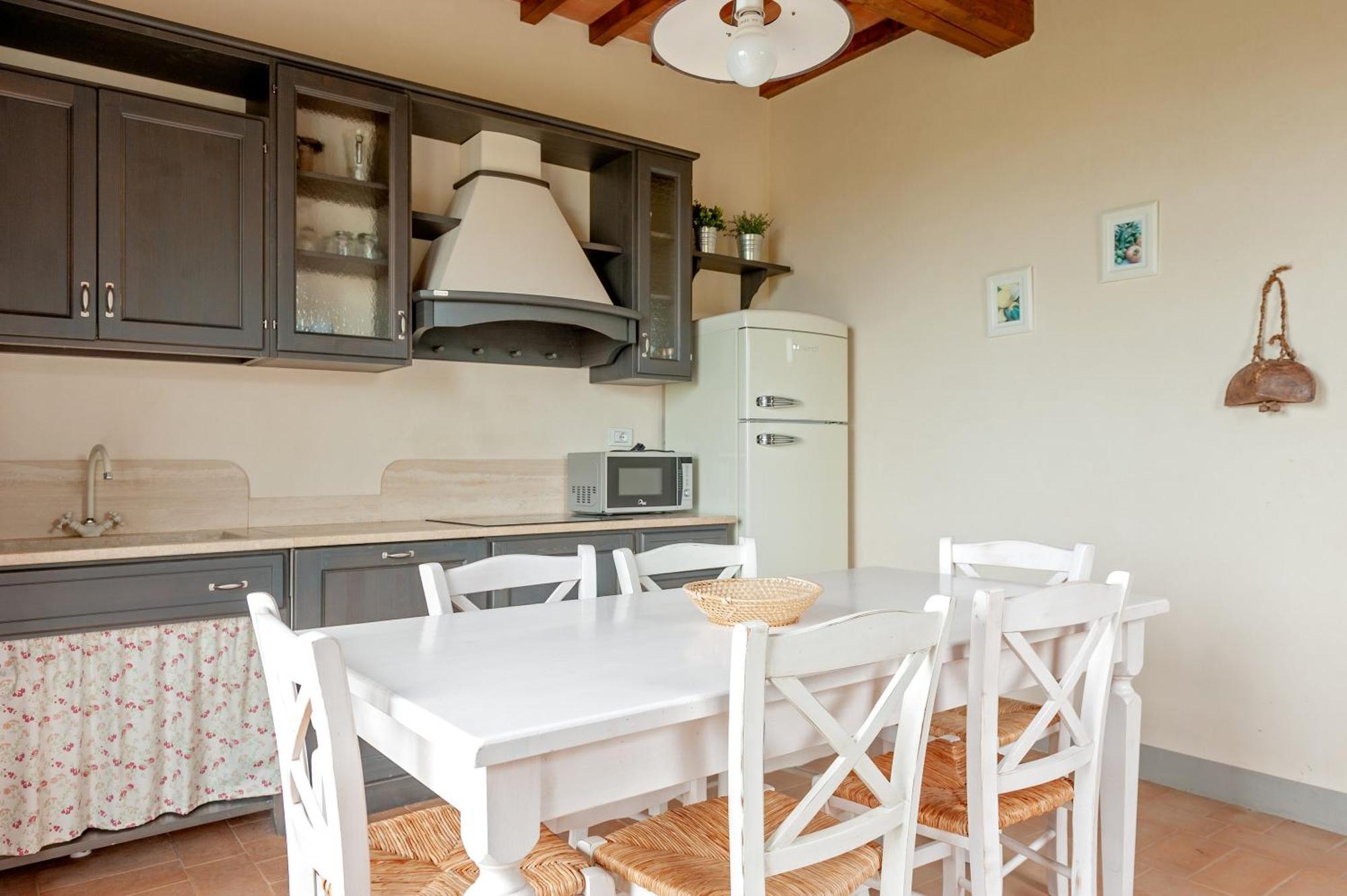 Il Borgo Delle Ville Palaia Exterior foto